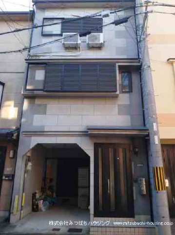 西京極駅 徒歩14分 構造:木造土地面積:39.4平米 ( 11.91坪 ) 建物面積:91.08平米 ( 27.55坪 )