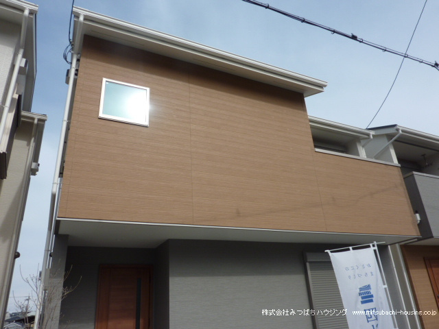 車折神社駅 徒歩12分 構造:木造スレート葺土地面積:74.24平米 ( 22.45坪 ) 建物面積:81.02平米 ( 24.5坪 )