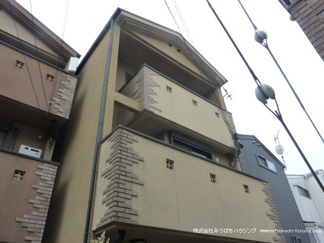 嵐電天神川駅 徒歩5分 構造:木造土地面積:67.71平米 ( 20.48坪 ) 建物面積:92.37平米 ( 27.94坪 )