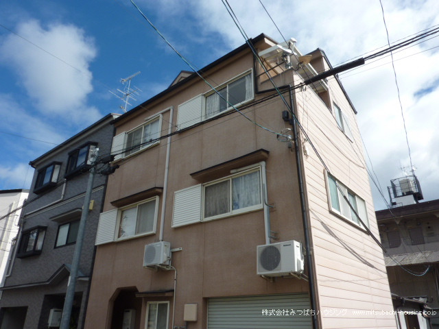 西京極駅 徒歩10分 構造:木造スレート葺土地面積:37.12平米 ( 11.22坪 ) 建物面積:77.17平米 ( 23.34坪 )